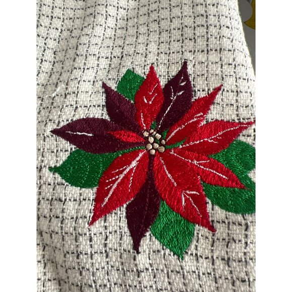 Woven Cloth Napkins Embroidered Poinsettia Design Fringe Edges 17" x17" - Picture 2 of 4